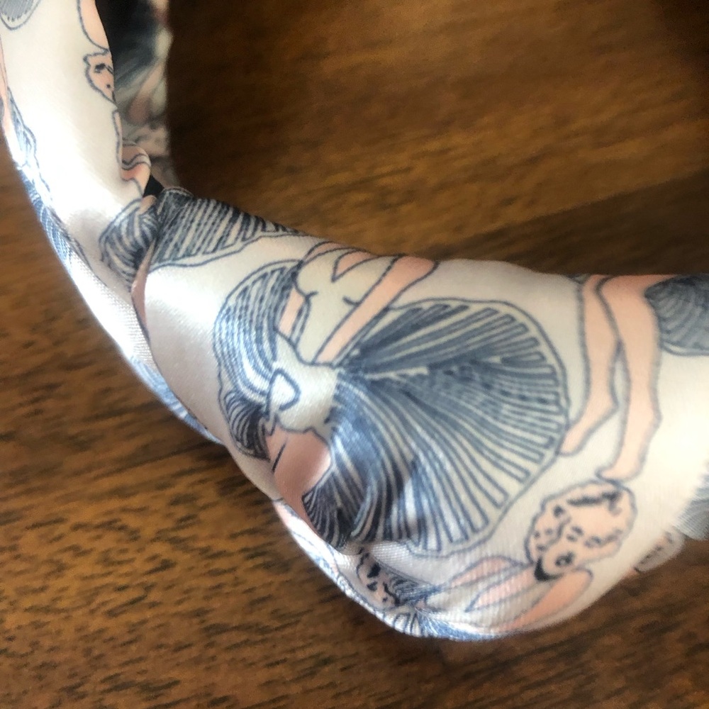 NWT $85 Lele Sadoughi IVORY LELE SADOUGHI X MARILYN MONROE PRINTED HEADBAND! - Picture 10 of 12